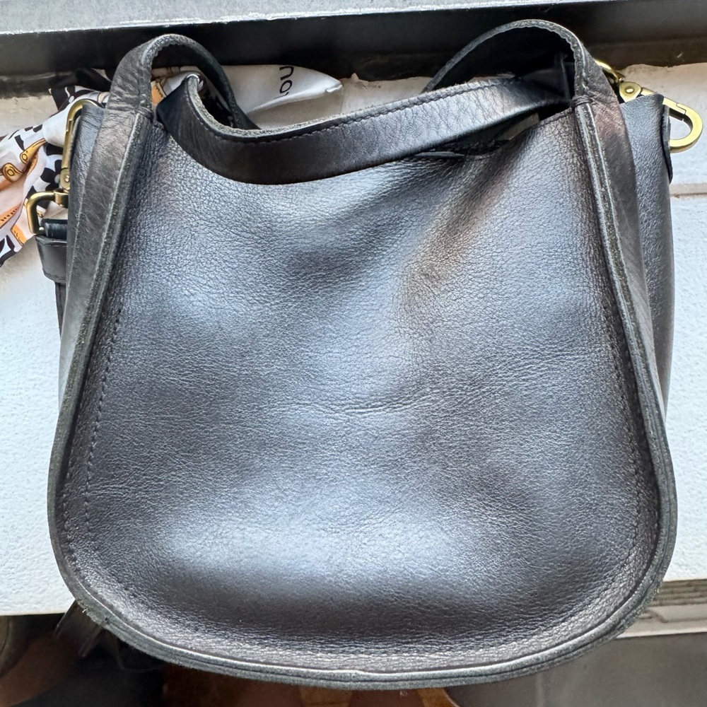 Elegant Black Leather Shoulder Bag
